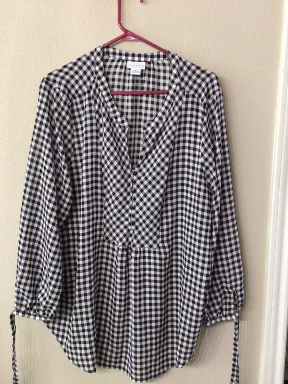 Liz Claiborne black and white checkered long sleeve blouse. Size XXL new conditi